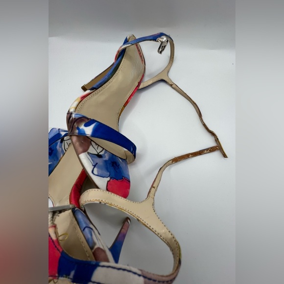 Fergie Dress Sandals. Slightly compromised. - Picture 5 of 5